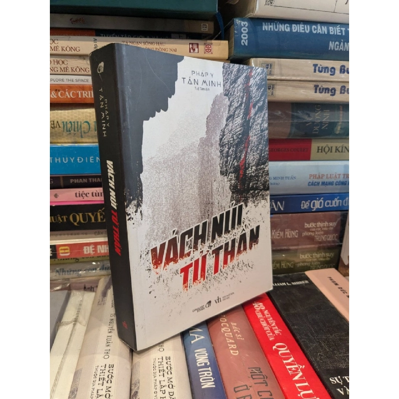 Vách núi tử thần - Pháp Y Tần Minh 976144