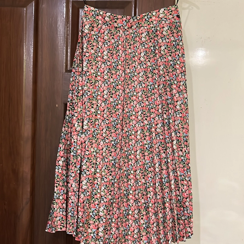 Chân vây midi xếp ly hoa nhí Nem fashion  508014