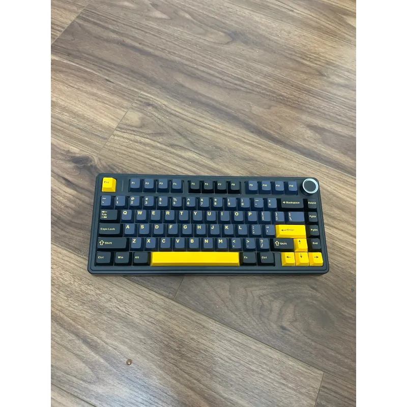 Bàn phím cơ AULA model F75 màu đen có phím màu vàng và cổng kết nối USB 721038