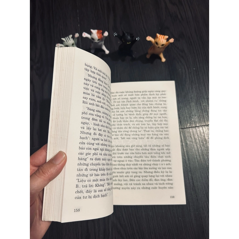 Dịch hạch - Albert Camus  393576