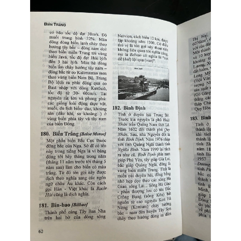 Từ điển địa danh lịch sử- văn hoá thế giới và Việt Nam - Phùng Ngọc Bích, Phùng Ngọc Kiên 783700