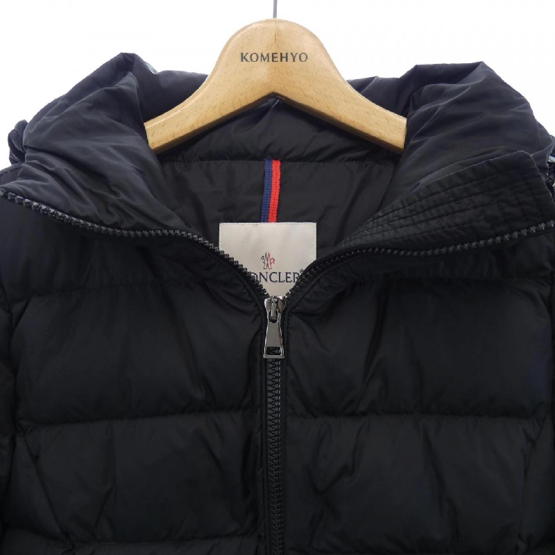 Áo khoác lông vũ MONCLER 639150
