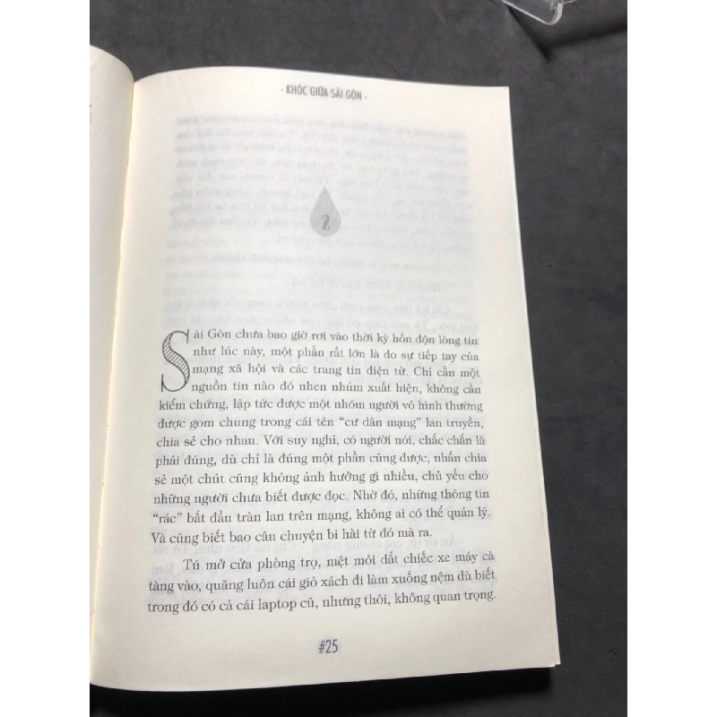 Khóc giữa sài gòn 2018 mới 80% bẩn nhẹ Nguyễn Ngọc Thạch HPB0410 VĂN HỌC 917424