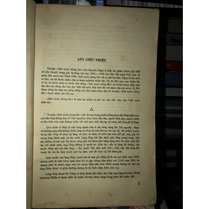 Đất nước đứng lên - Nguyên Ngọc  970092