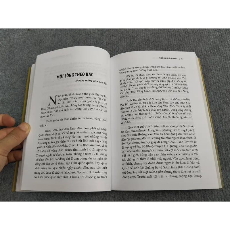 TẬP HỒI KÝ ĐẦU NGUỒN 991037