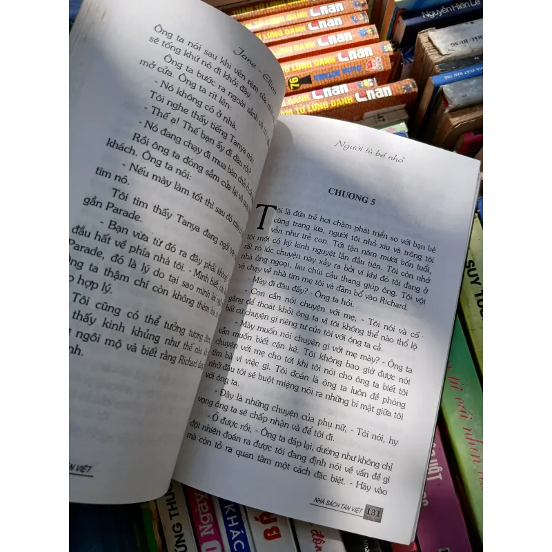 NGƯỜI TÙ BÉ NHỎ - JANE ELLIOTT (Bùi Liên Thảo dịch) 1002282