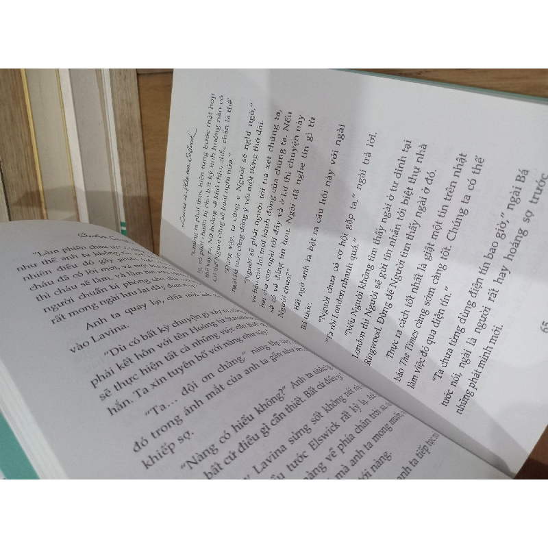 Lavina và hầu tước Elswick: Cuộc chạy trốn nữ hoàng - Barbara Cartland 929207