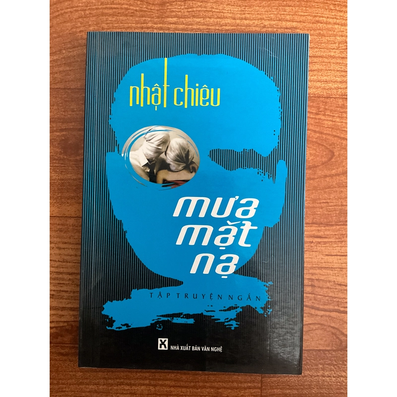Mưa mặt nạ, Người ăn gió và quả chuông bay đi - Nhật Chiêu 525650