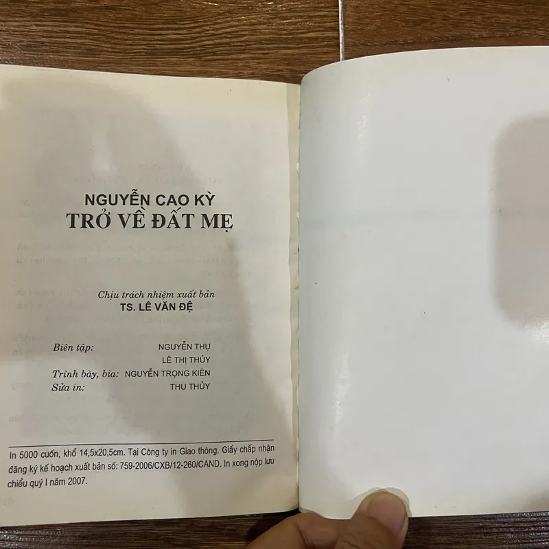 Nguyễn Cao Kỳ trở về đất mẹ - Lý Nhân (7) 597884