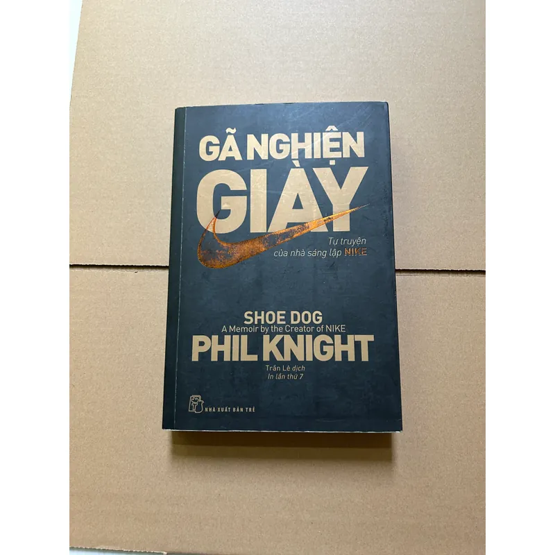 Gã nghiện giày - Phil Knight 738287