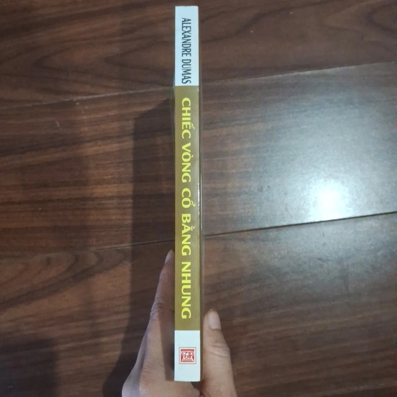 Chiếc vòng cổ bằng nhung - Alexander dumas 524069