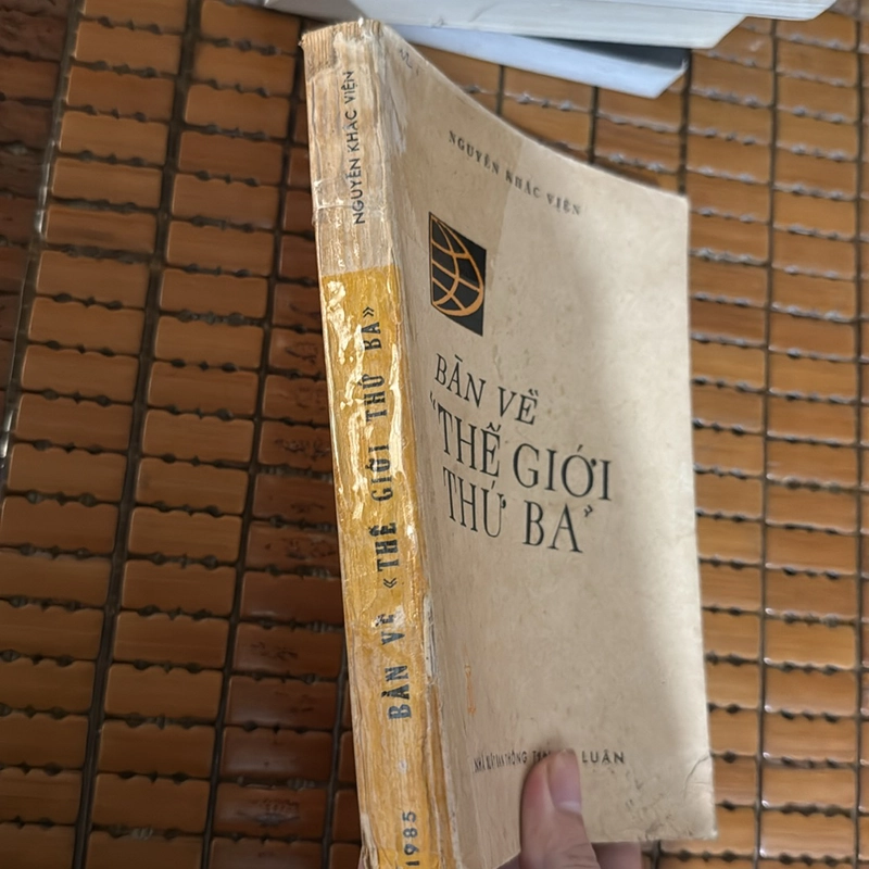 Bàn về Thế giới thứ ba - Nguyễn Khắc Phục 479395