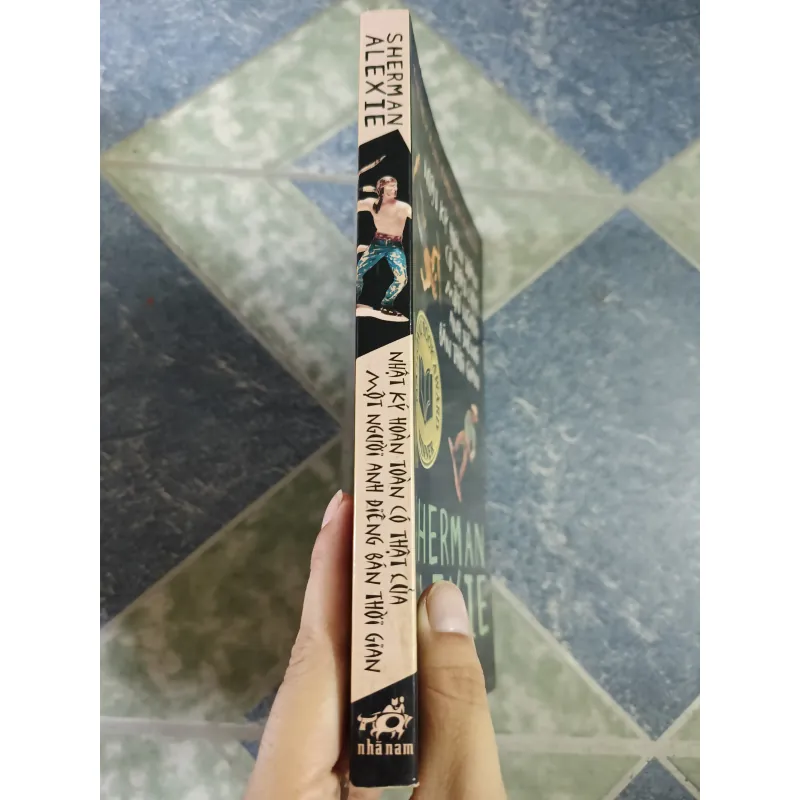 Nhật ký hoàn toàn có thật của một người anh điêng bán thời gian - Sherman Alexie 697133