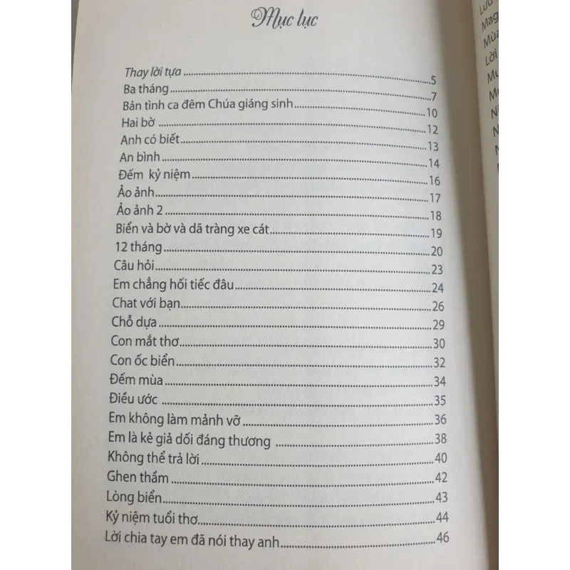Sách thơ Em chẳng hỏi tiếc đâu của Bùi Đề Yến 693274