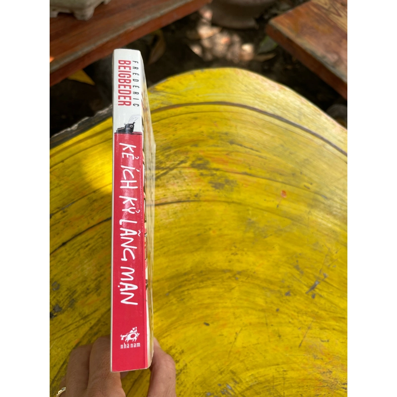 Kẻ ích kỷ lãng mạn- frederic Beigbeder 475330