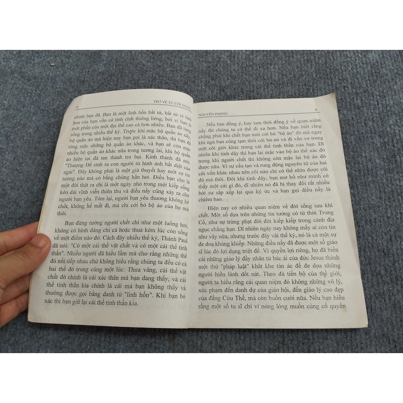 TRỞ VỀ TỪ CÕI SÁNG 494714