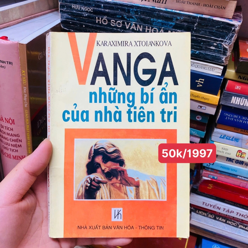 VANGA NHỮNG BÍ ẨN CỦA NHÀ TIÊN TRI 383740