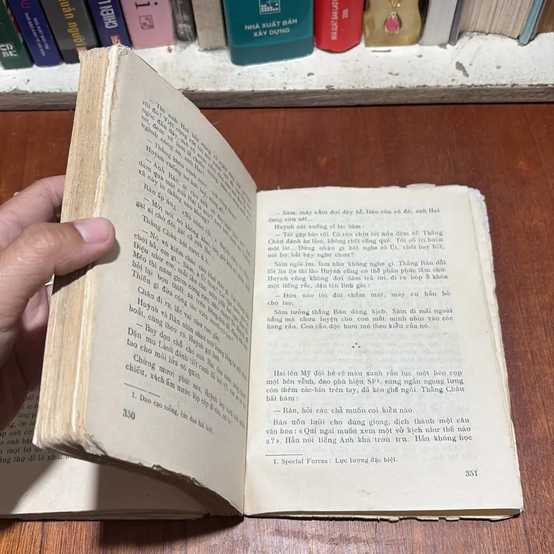 [Sách 7x] - II Tiểu Thuyết Của Phan Tứ: Gia Đình Má Bảy - 1975 797180