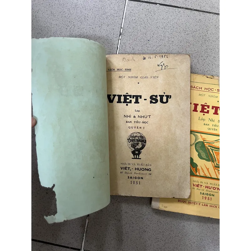 VIỆT SỬ LỚP NHÌ & NHỨT ( 2 tập) 708712