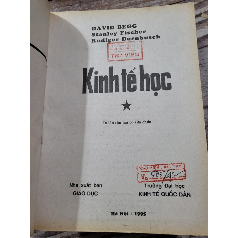 Kinh tế học + sách bài tập của David Begg 333824