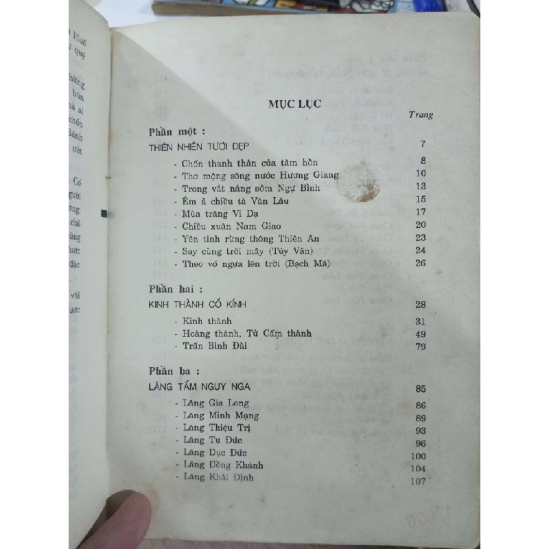 Cố Đô Huế Đẹp Và Thơ 1996 mới 80% ố (Sách văn học) HCM1304 1011582