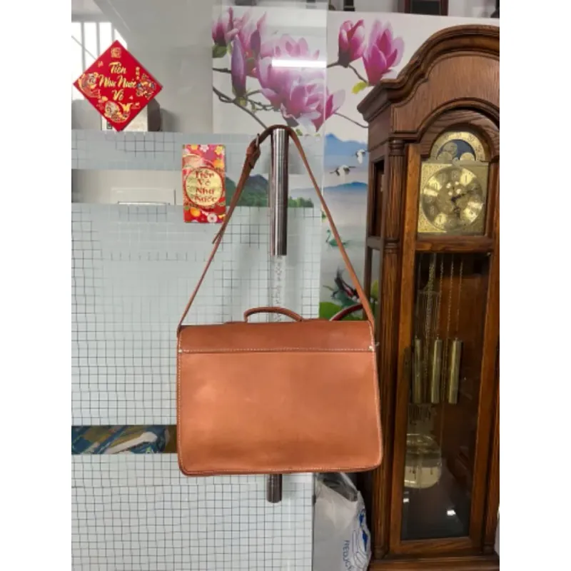 Cặp da USA màu da bò , da nguyên miếng 961444