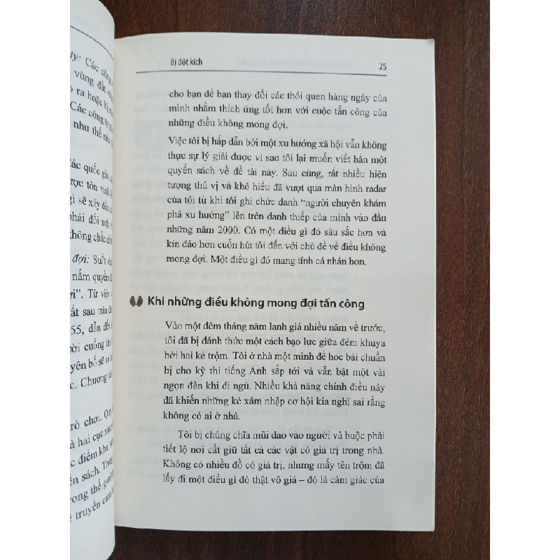 Cú Tấn Công Từ Điều Không Mong Đợi - Magnus Lindkvist 540054