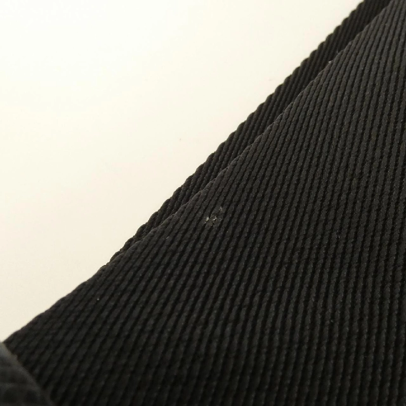 Túi đeo chéo Louis Vuitton Taiga Avenue M30443 - Hàng hiệu Chính hãng 768097