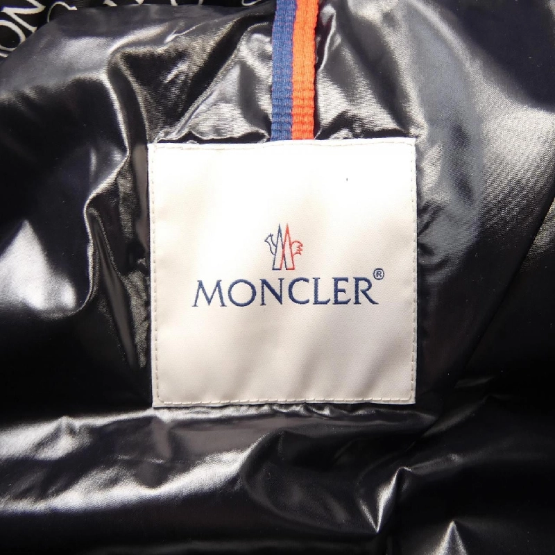 Áo khoác lông vũ MONCLER 640148