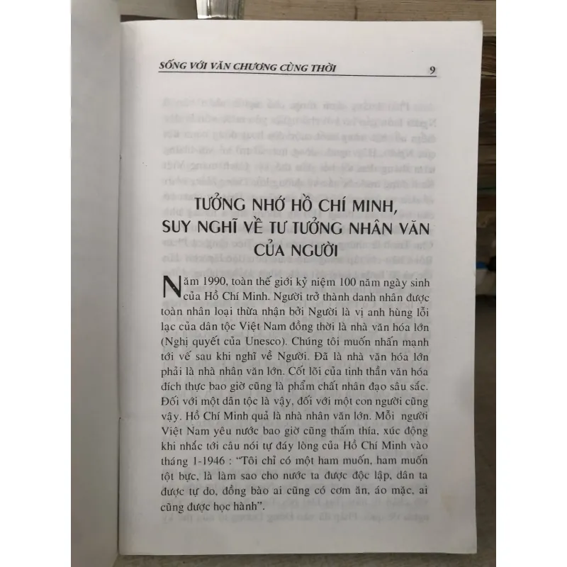 Sống với văn chương cùng thời - Phạm Quang Trung 994493