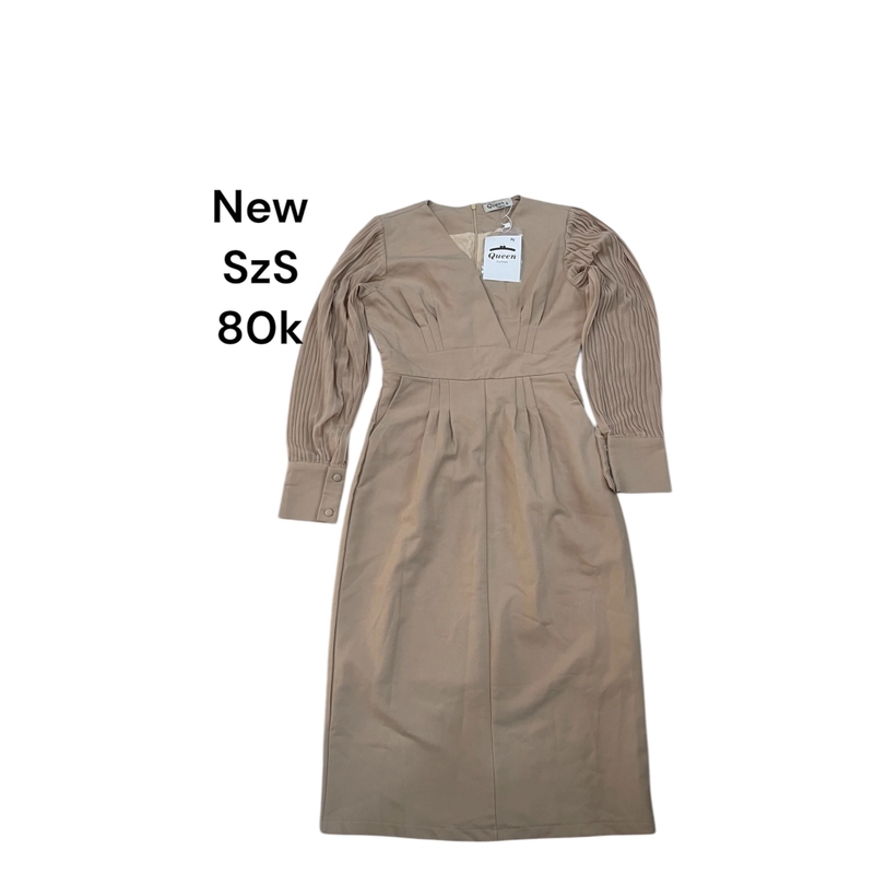 Váy New màu Be size S 499784
