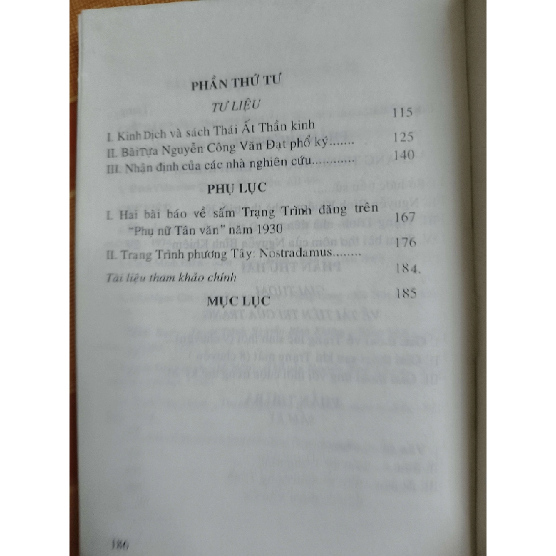 Giai thoại và sấm ký trạng trình - 2000 - 187 trang (Sách lịch sử - triết học) ANTQ1304 1012697