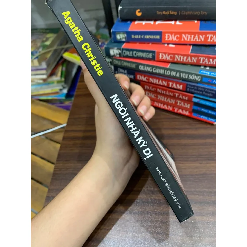 Ngôi nhà kỳ dị- Agatha Christie 695829