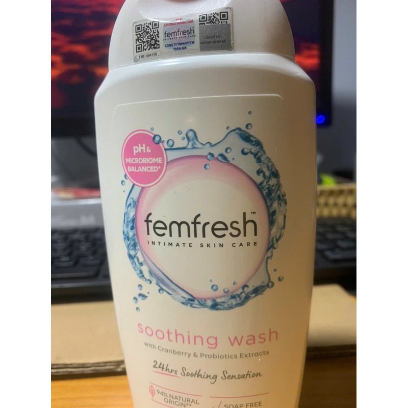 (date10/2025)Dung dịch vệ sinh phụ nữ Femfresh 250ml nắp hồng chính hãng nguyên tem 220227