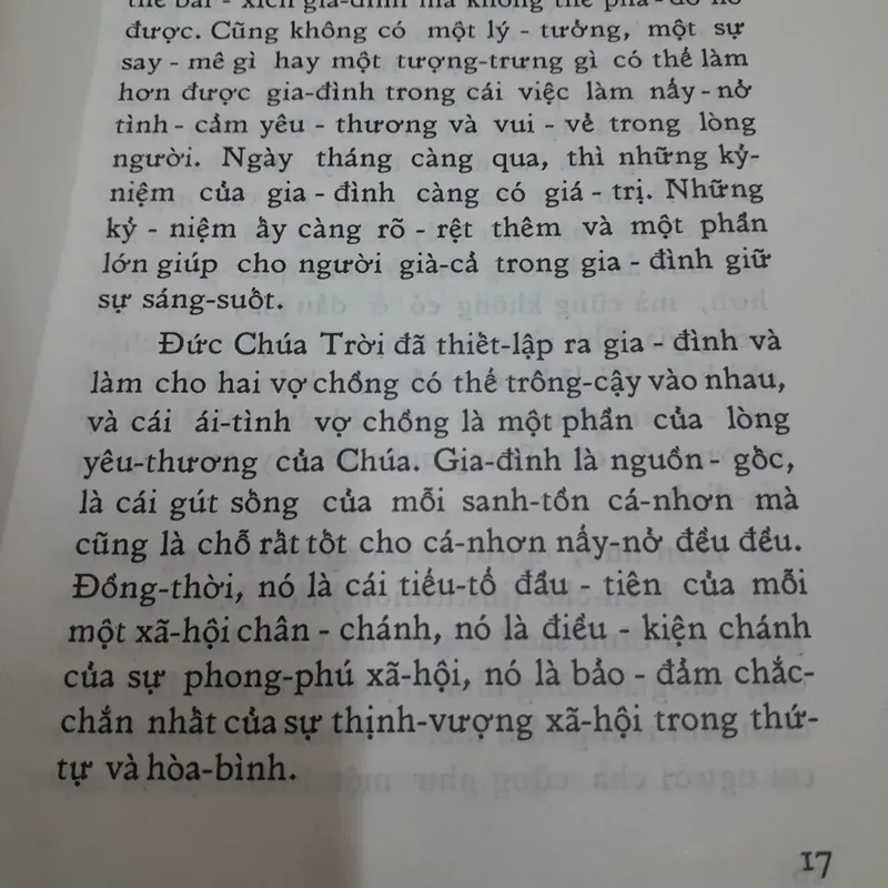 Gia Đình Giáo Dục. Học giả Raymond Beach bản in Thời Thiệu Saigon 1965 606331