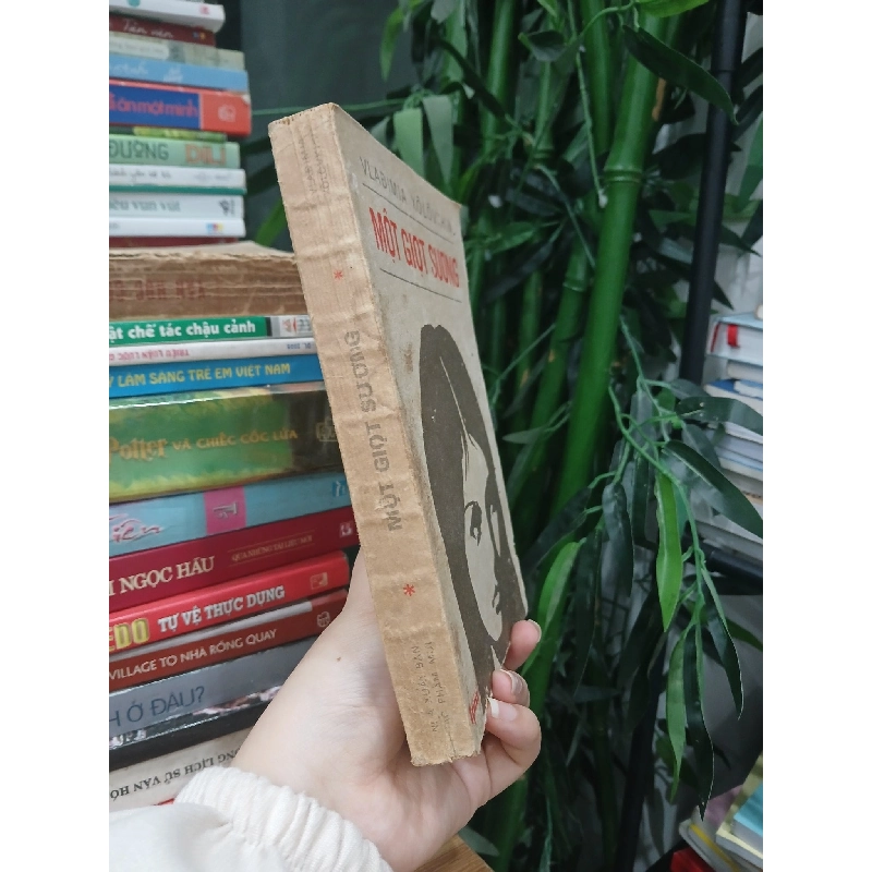 Một Giọt Sương - Vlađimia Xôlôvkhin - NXB Tác Phẩm Mới 749323