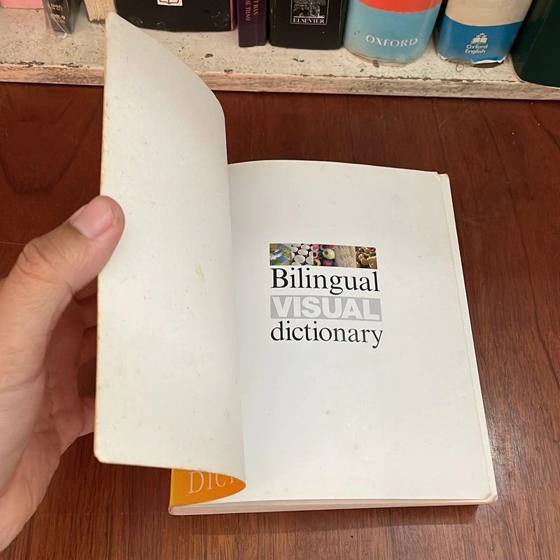 II Bilingual Dictionary: Spanish • English (Visual) 526474
