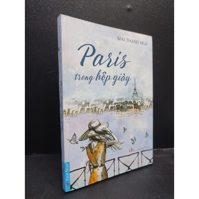 Paris trong hộp giày năm 2017 mới 80% ố vàng có mộc đỏ đầu sách HCM0203 văn học 340992