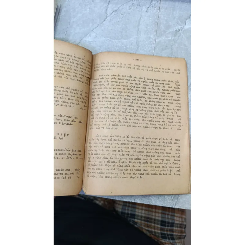 PHÊ PHÁN HỆ TƯ TƯỞNG VÀ THỰC TIỄN CỦA CHỦ NGHĨA MAO - LÊ MẠNH CHIẾN 739154