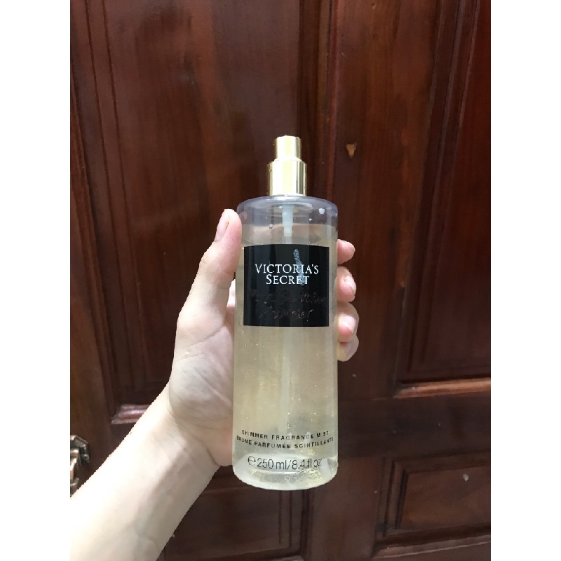 Body mist có nhũ còn 80% chai. Thơm ngọt bám mùi 4-6tiếng  8383