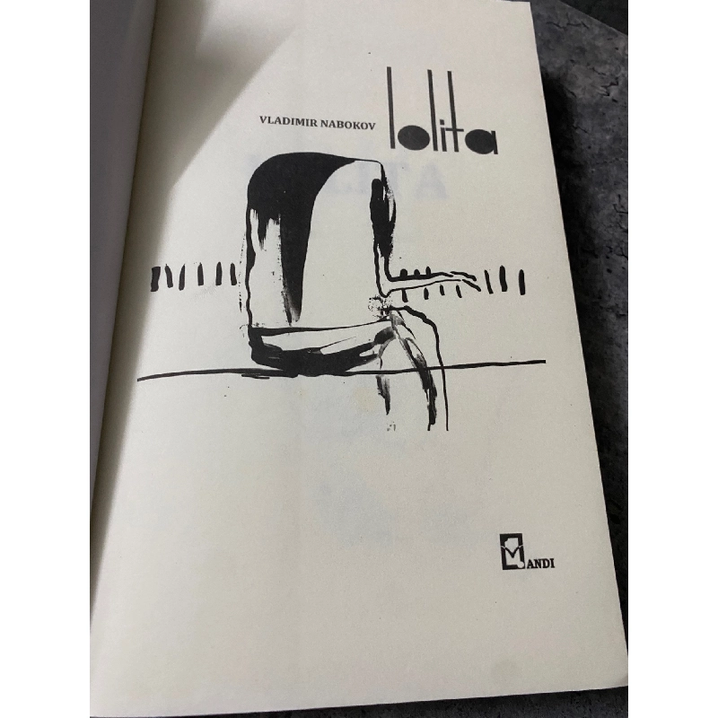 Lolita-Vladimir Nabokow- Thiên Lương dịch- sách có chữ ký dịch giả 784118