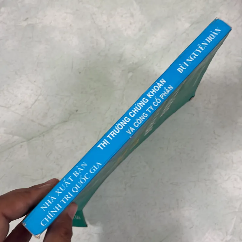 Thị trường chứng khoán và công ty cổ phần 1034049