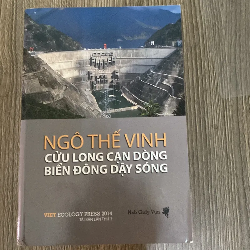 Cửu long cạn dòng biển đông dậy sóng 713137