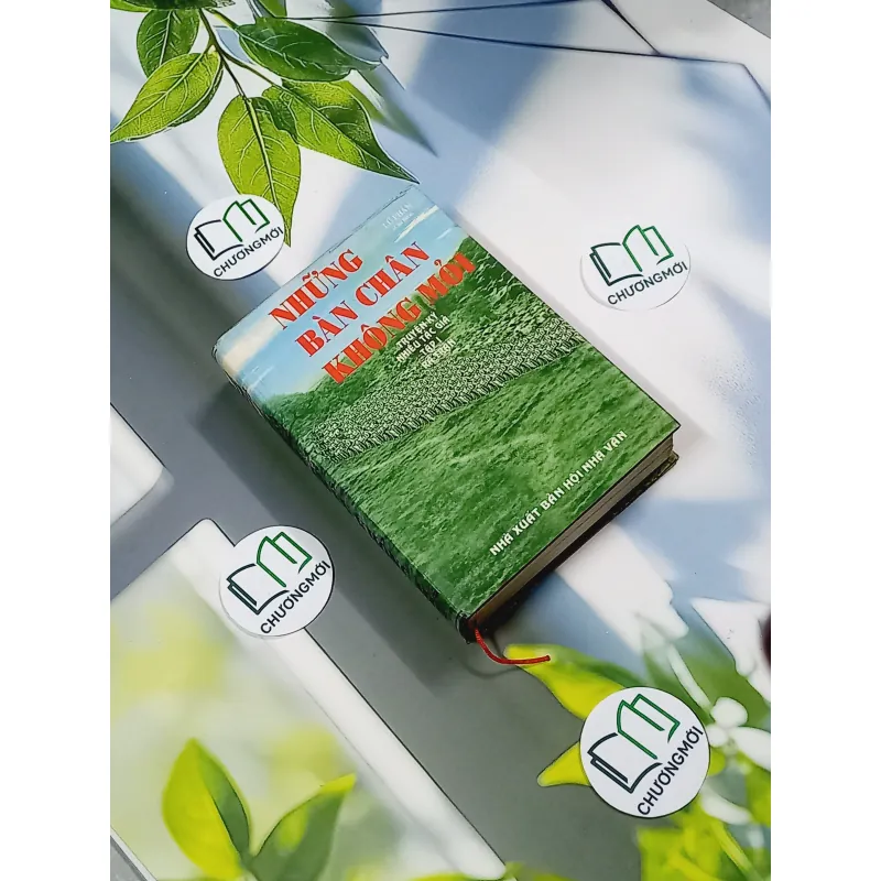 [MIỄN PHÍ BỌC SÁCH] Những Bàn Chân Không Mỏi 1: Ra Trận (Truyện Ký) 750805