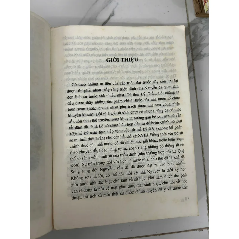 Quốc triều chính biên toát yếu - Quốc sử quán triều Nguyễn 781192