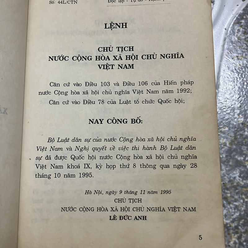 Bộ luật dân sự 1995 469746