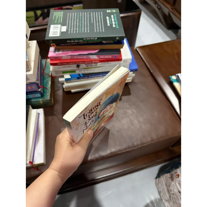 TRĂNG TAN ĐÁY NƯỚC – HOÀNG YẾN- K4 1019529