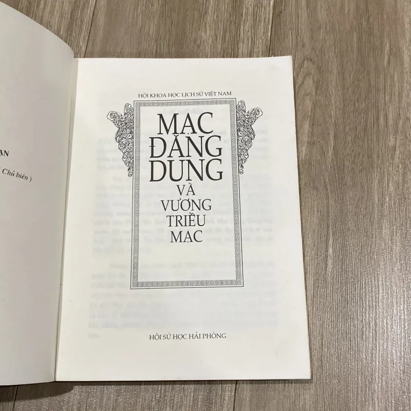 MẠC ĐĂNG DUNG VÀ VƯƠNG TRIỀU MẠC (XB 2000) 1028990