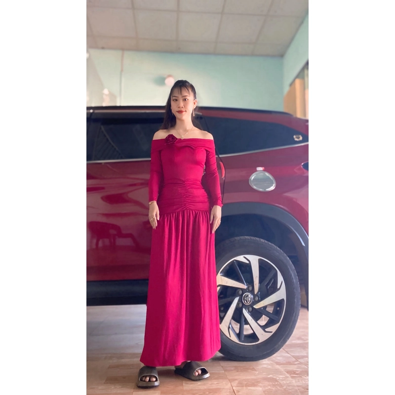 Đầm đỏ trễ vai nhún eo dáng dài mặc 1 lần 474723