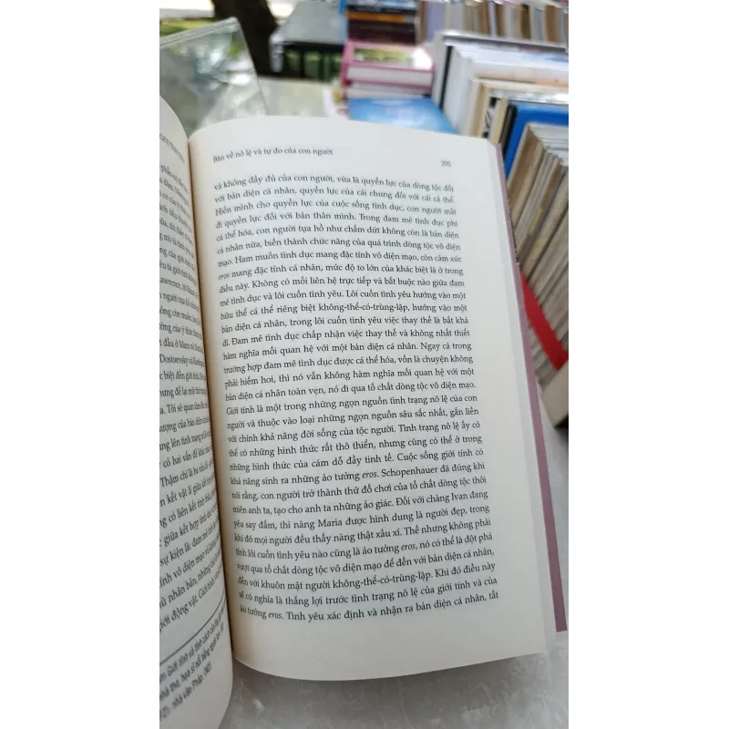 CON NGƯỜI TRONG THẾ GIỚI TINH THẦN - NGUYỄN VĂN TRỌNG 730823